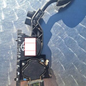 Front view of a 1.9TDI accelerator pedal for VW Golf 4 displayed on a white background.Front view of a 1.9TDI