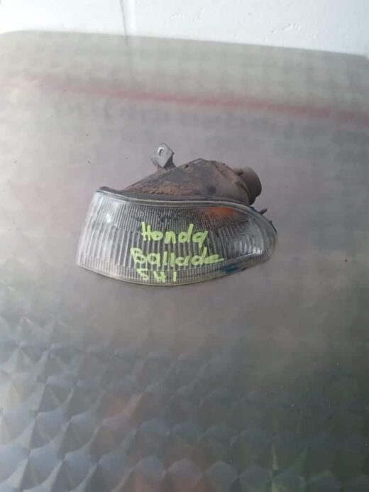 Left corner light for 1994 Honda Ballade shown from front angle.Left corner light for 1994 Honda Ballade shown