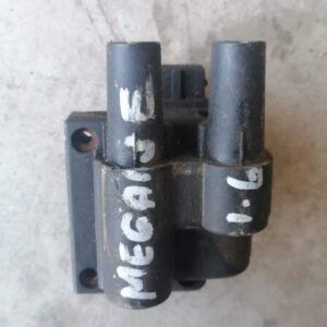Front-facing view of a pencil coil for Renault Megane 1.6 on a white background.Front-facing view of a pencil