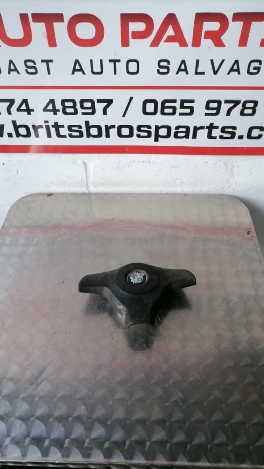 Alfa 156 Steering Airbag Whatsapp Image 2023-10-13 At 10.27.27 Used steering airbag module for Alfa 156, front view showing airbag cover and mounting points.Used steering ai