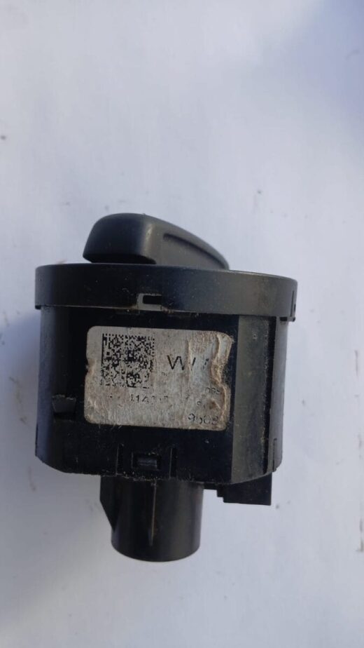 VW Polo Headlight Switch Oem – close-up detail