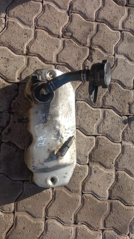 Mitsubishi Pajero 6G72 3L V6 Tappet Cover Mitsubishi Pajero 6G72 3l V6 Tappet Cover used – main product image