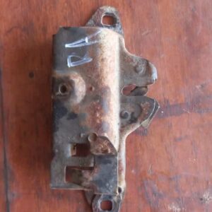 1991 Mitsubishi Pajero 3l V6 6G72 Bonnet Lock – main product image