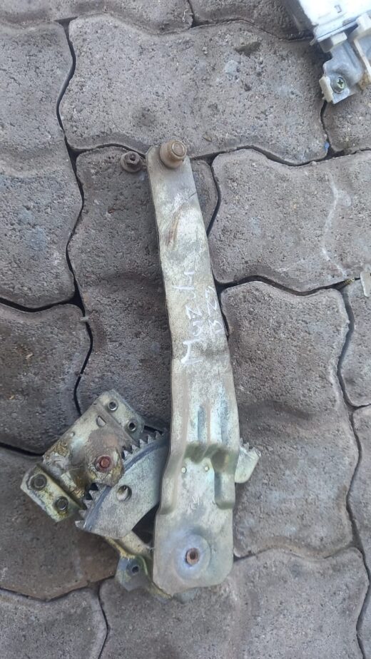 1995 Mazda 323 Window Mechanism 1995 Mazda 323 Window Mechanism OEM – main product image