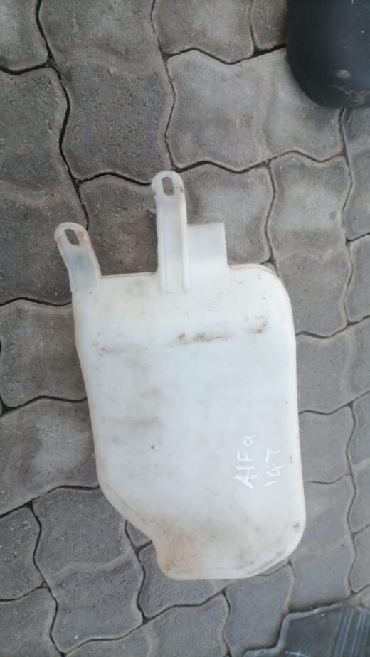 Alfa 147 Washer Bottle Alfa 147 Washer Bottle used – main product image