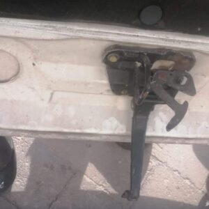 1998 Audi a4 bonnet catch – main product image