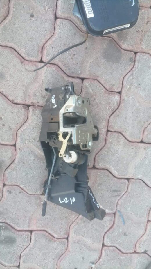 1996 Mercedes E Class W210 Left Front Door Lock 1996 Mercedes E Class W210 Left front door lock – main product image