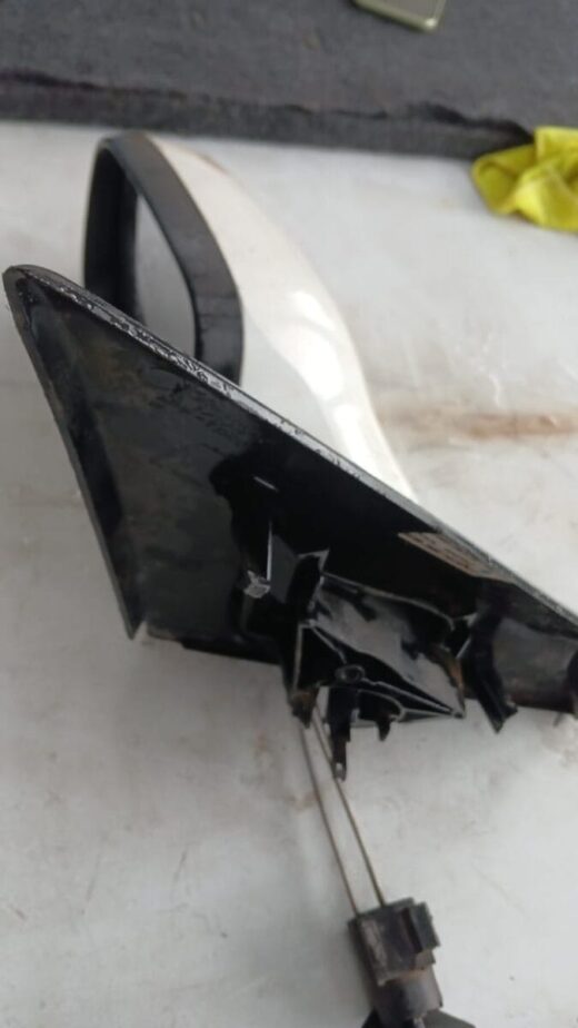 2006 Renault Megane Left Door Mirror used – side angle