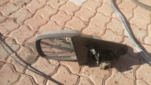 2006 Renault Megane Left Door Mirror 2006 Renault Megane Left Door Mirror – main product image