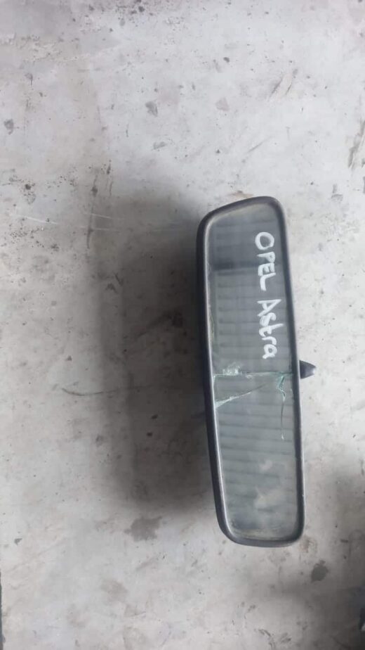 1995 Opel Astra/ Kadette Inner Rear View Mirror Crack 1995 Opel Astra/ Kadette Inner Rear View Mirror Crack
