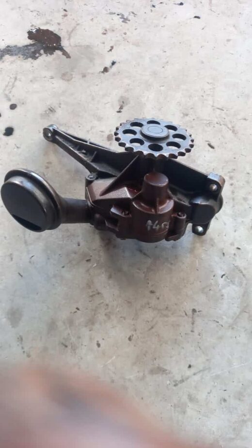 1998 Audi A4 B5 2.8 V6 Oil Pump 1998 Audi A4 B5 2.8 V6 oil pump Used – main product image