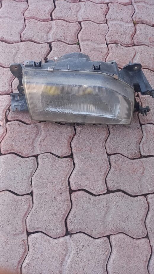 Mazda 323 Right Headlight Mazda 323 Right Headlight – main product image