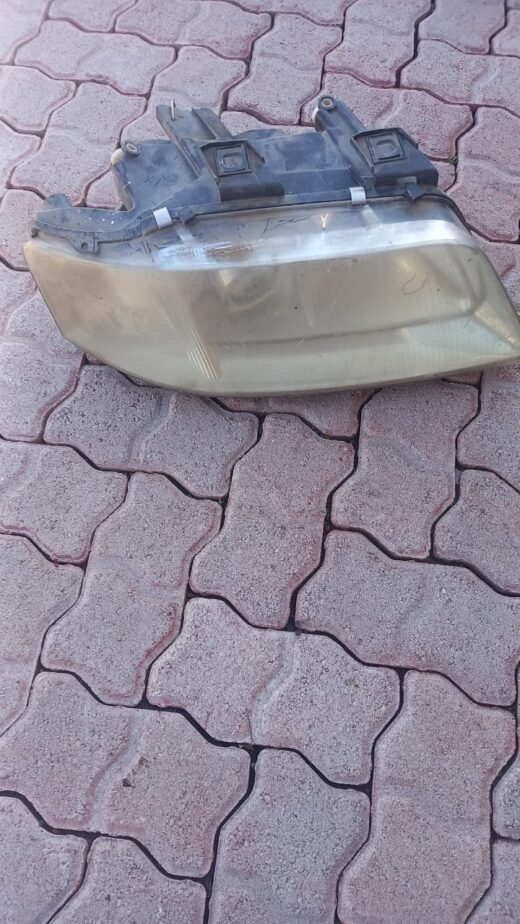 Audi A4 B5 Right Headlight Audi A4 B5 Right Headlight – main product image
