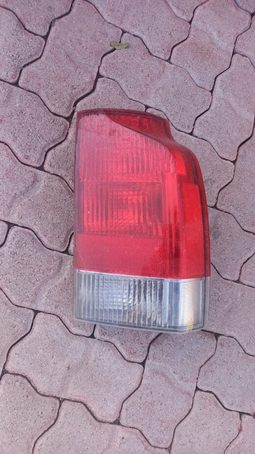 Volvo V70 Right Taillight Volvo V70 Right Taillight – main product image