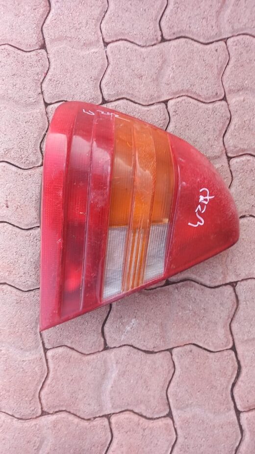 Mercedes W202 Left Taillight Mercedes W202 Left Taillight – main product image