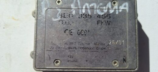 95 Audi Antenna Amplifier Control Unit 8E0035456 – front view