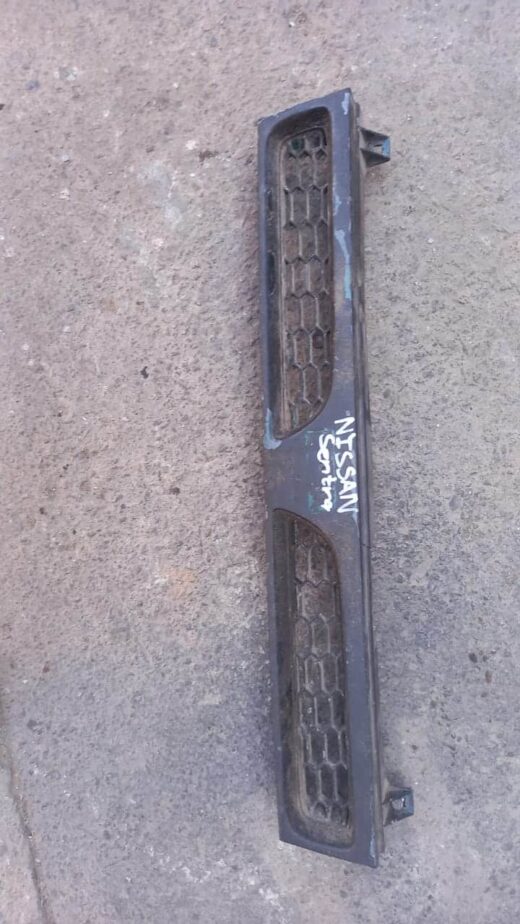 Whatsapp Image 2024-09-20 At 13.46.09 1995 Nissan Sentra Grill – main product image