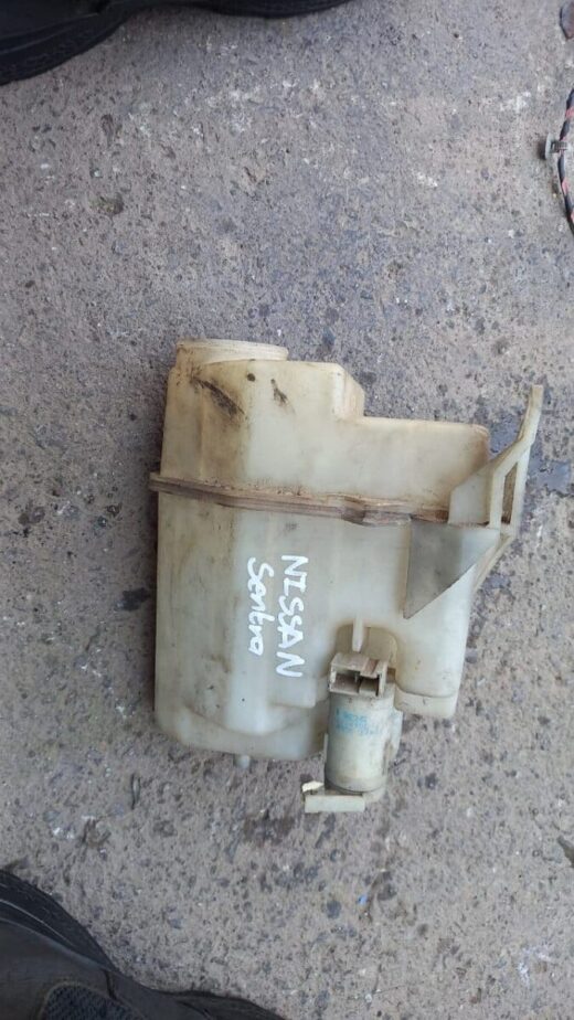 1995 Nissan Sentra Washer Bottle 1995 Nissan Sentra Washer Bottle – main product image