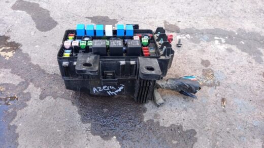2009 Hyundai Azera 3.3 V6 Fusebox 2009 Hyundai Azera 3.3 V6 Fusebox used – main product image