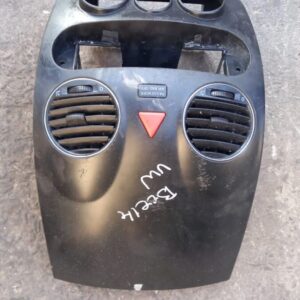 2010 VW Beetle Centre Console & Hazard Switch