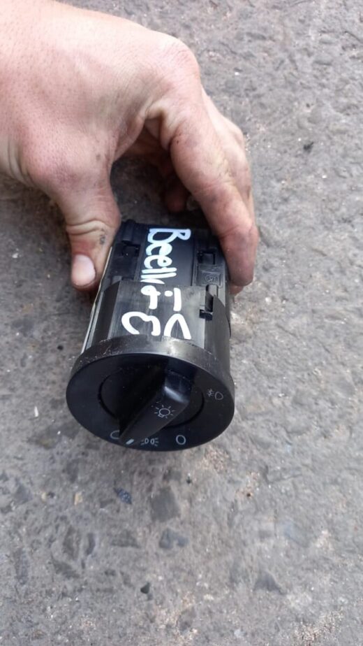 2010 Vw Beetle Headlight Switch Used OEM 2010 VW Beetle Headlight Switch – main product image