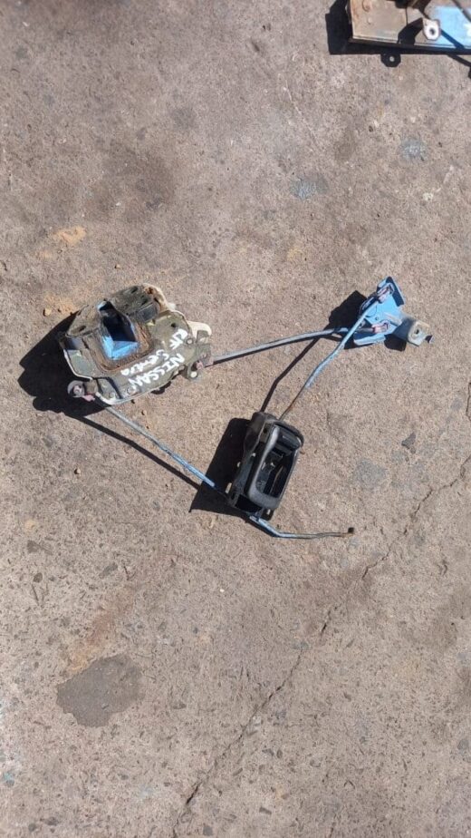 1995 Nissan Sentra Right Front Door Lock 1995 Nissan Sentra Right Front Door Lock – main product image