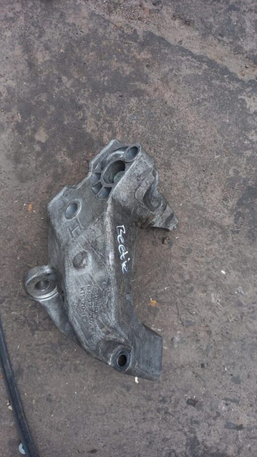 2010 Vw Beetle 1.6 Bsf Engine Mounting 2010 VW Beetle 1.6 BSF Engine Mounting used – main product image