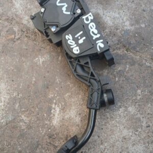 2010 VW Beetle accelerator pedal – main product image