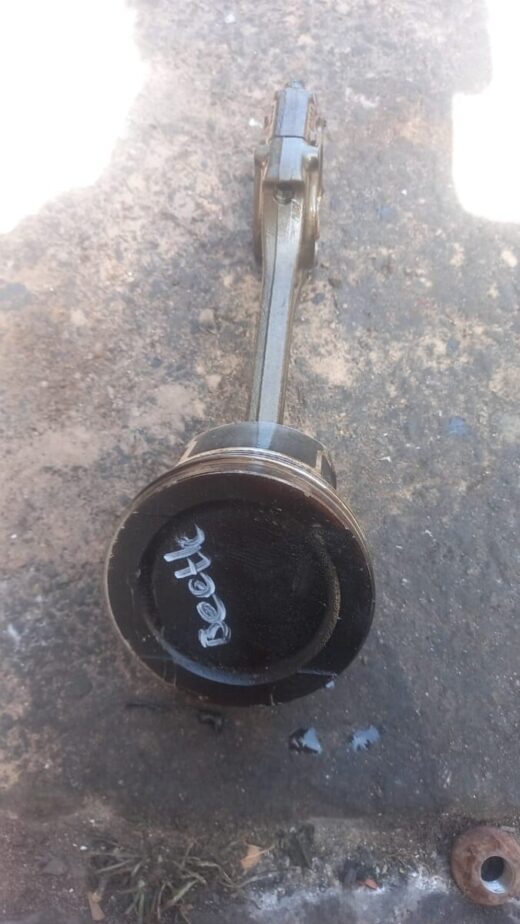 2010 Vw Beetle 1.6 Bsf Piston And Conrod 2010 Vw Beetle 1.6 bsf piston and conrod original – main product image