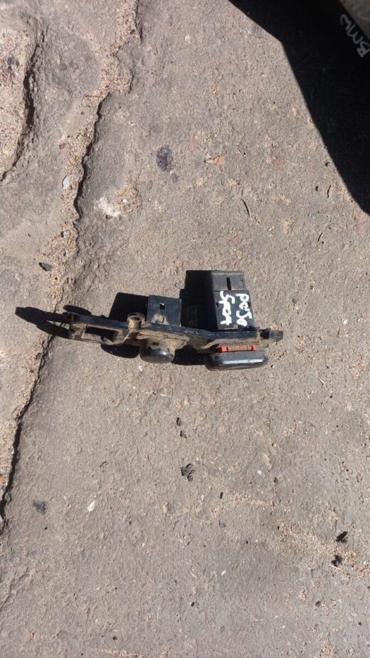 Mitsubishi Pajero Hazard Switch Mitsubishi Pajero Hazard Switch – main product image