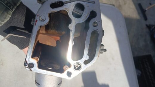 2010 VW Beetle 1.6 BSF Oil Filter Housing 06A115417 – close-up detail
