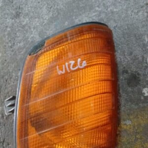 Mercedes W126 Left Corner Light Slight Chip – main product image