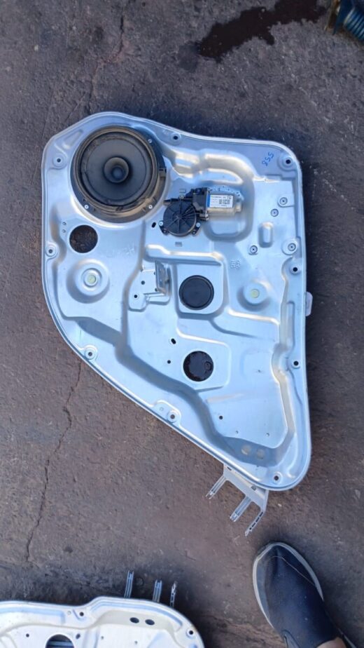 2010 Hyundai Azera Right Rear Window Mechanism 2010 Hyundai Azera Right Rear Window Mechanism – main product image