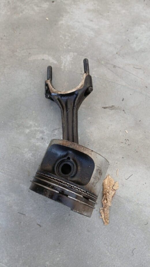 Vw Golf 1 1800 Piston &Amp; Conrod VW Golf 1 1800 Piston & Conrod