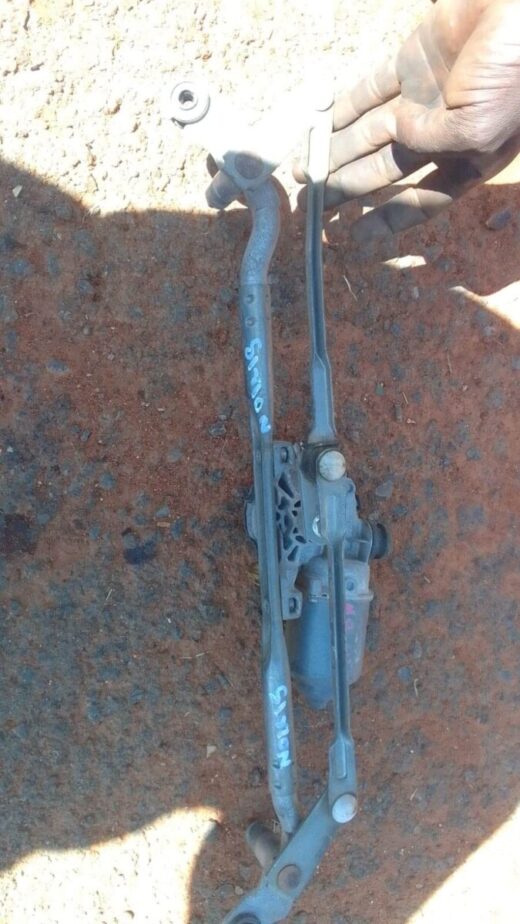 Daihatsu Sirion Wiper Motor - Used Daihatsu Sirion Wiper Motor – Used – main product image