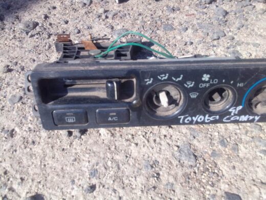 Toyota Camry Climate Control - Used Toyota Camry Climate Control – Used – main product image