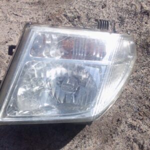 2011 Nissan Navara Left Headlight – Used – main product image