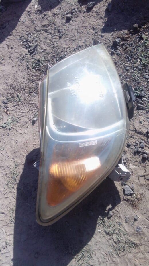 2008 Toyota Hilux Right Headlight - Used Right front headlight assembly for Toyota Hilux, used condition, shown angled facing left.Right front headligh