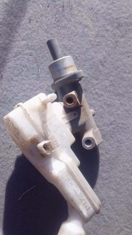 2016 Nissan Micra Brake Master Cylinder - Used 2016 Nissan Micra Brake Master Cylinder – Used – main product image
