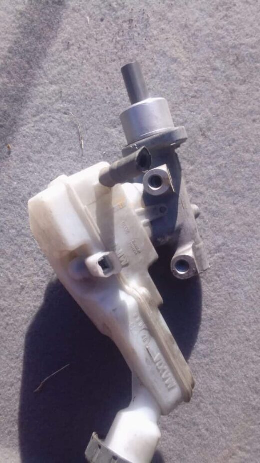 2007 Nissan Micra Brake Master Cylinder - Used 2007 Nissan Micra Brake Master Cylinder – Used – main product image