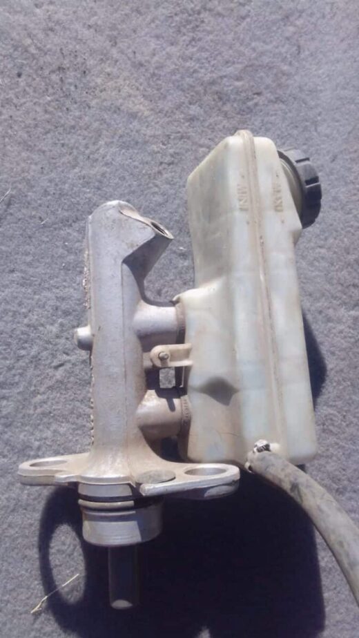 2004 Renault Scenic Brake Master Cylinder - Used 2004 Renault Scenic Brake Master Cylinder – Used – main product image