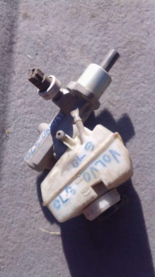 Volvo S70 Brake Master Cylinder - Used Volvo S70 Brake Master Cylinder – Used – main product image