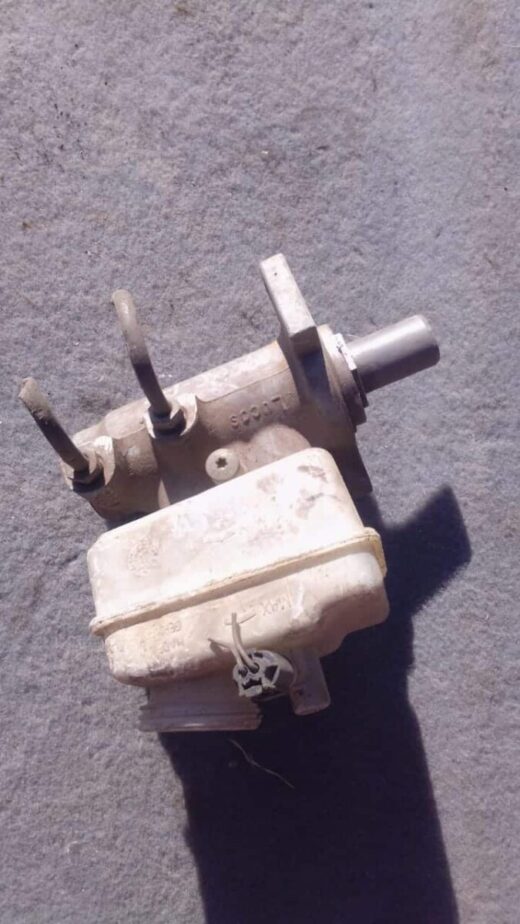 2002 Mercedes Benz A160 W168 Brake Master Cylinder - Used 2002 Mercedes Benz A160 W168 Brake Master Cylinder – Used – main product image