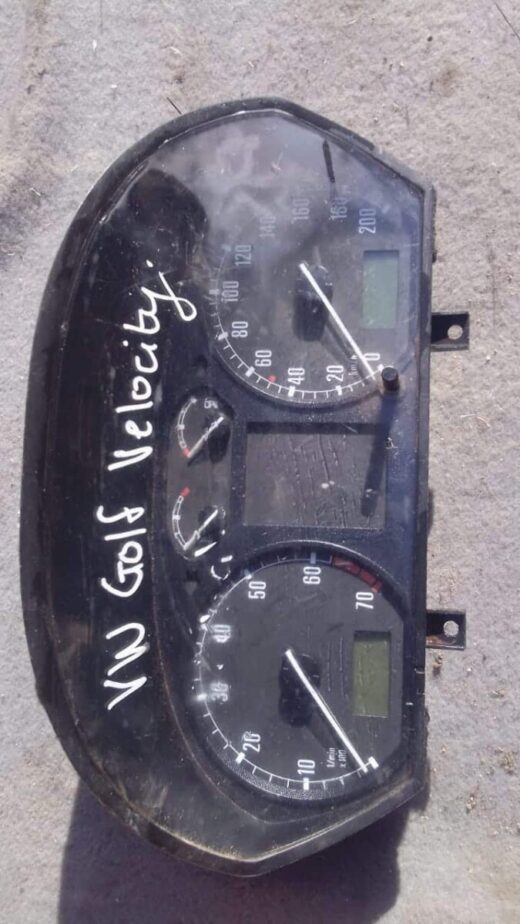 2006 Volkswagen Golf 1 Cluster - Used Front view of a used Volkswagen Golf 1 instrument cluster showing speedometer and gauges panel.Front view of a