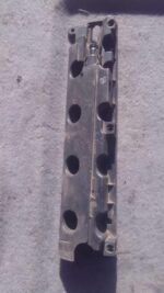 Top view of a used black 2.0 16v tappet cover for Citroen Picasso Xsara displayed on a white background.Top vi