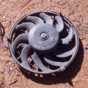 Front view of a used radiator fan for Opel Astra 1.6, showing blades and mounting points clearly.Front view of