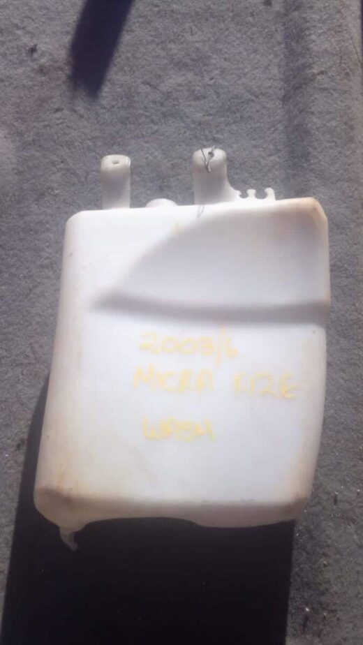 2006 Nissan Micra Washer Bottle - Used 2006 Nissan Micra Washer Bottle – Used – main product image