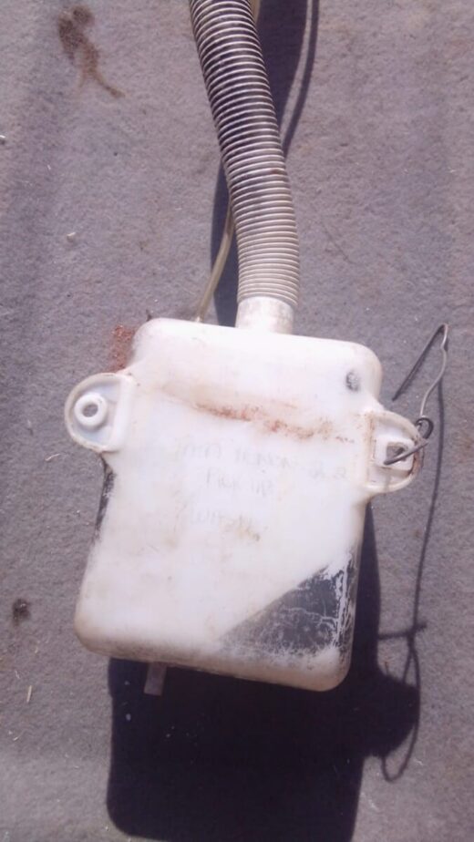 Tata Xenon 2.2 Washer Bottle - Used Tata Xenon 2.2 Washer Bottle – Used – main product image