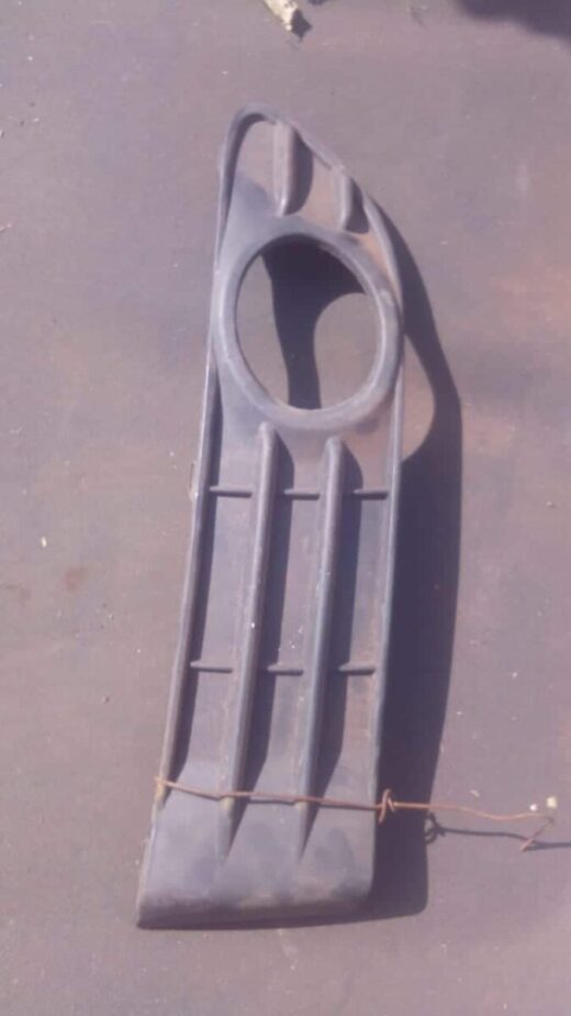 2004 Volvo S40 Right Spotlight Cover - Used 2004 Volvo S40 Right Spotlight Cover – Used – main product image