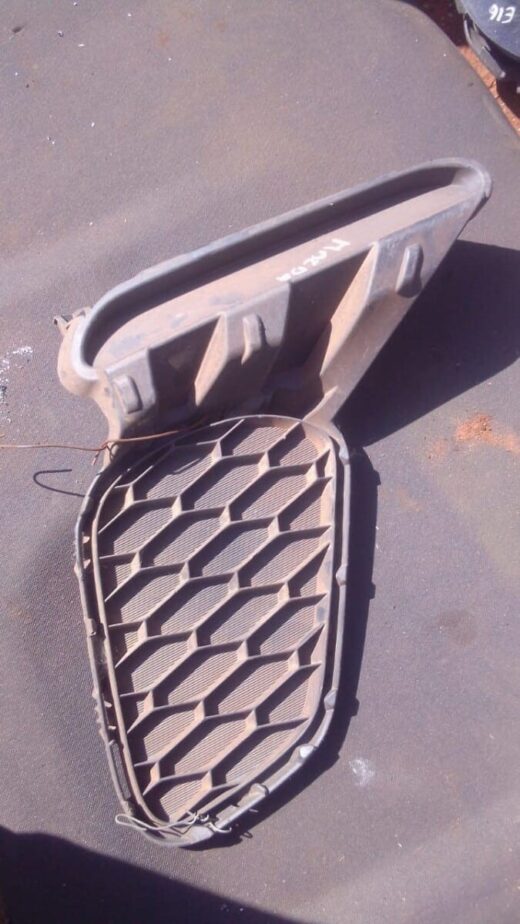 2013 Mazda 3 Left Spotlight Cover - Used 2013 Mazda 3 Left Spotlight Cover – Used – main product image